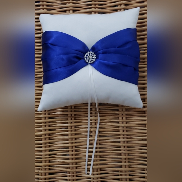 NWOT- Blue and White Satin Ring Bearer Pillow - Picture 2 of 4